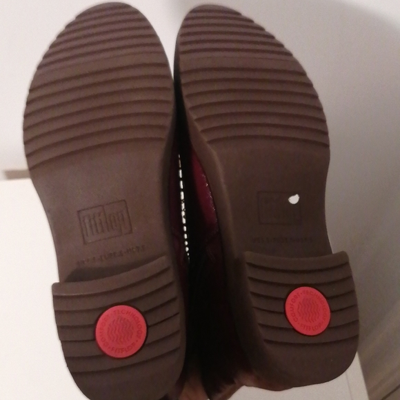 FitFlop Kinbey Microstud Patent Ankle Boots - Picture 7 of 11